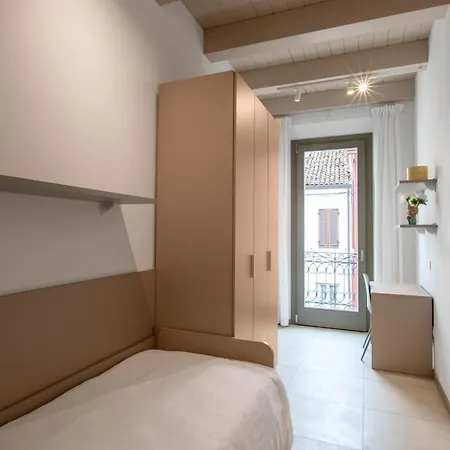 アパート Mazzini 66 *