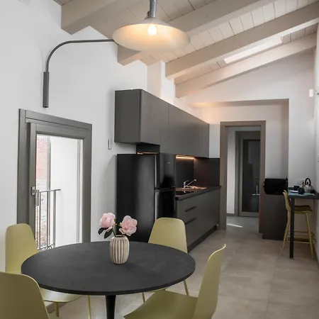 Mazzini 66 アパート