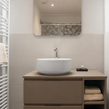 Mazzini 66 アパート ルーゴ